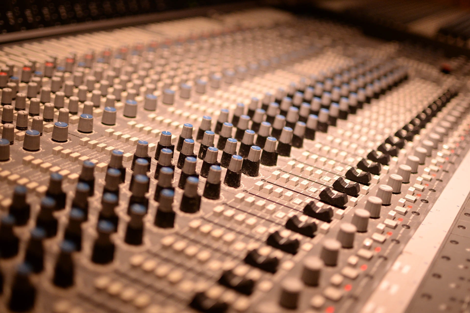 Tips to Prepare Your Tracks for Your Mix Engineer